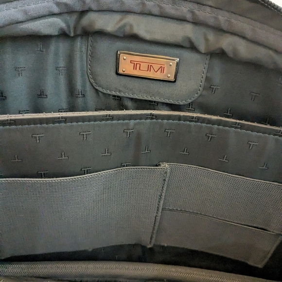 Tumi Alpha Nylon Expandable Laptop Bag - Picture 5 of 6